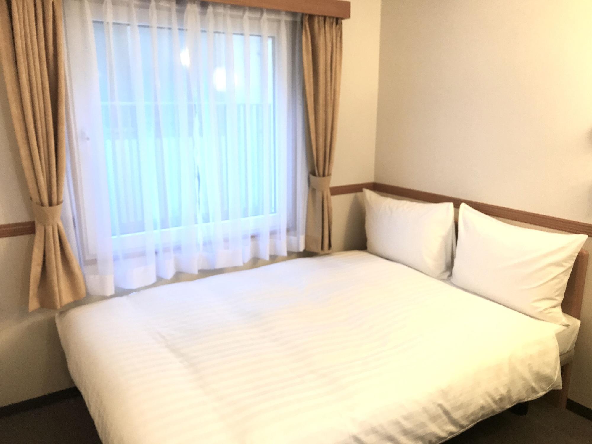 Toyoko Inn Yokohama Tsurumi Eki Higashi Guchi Eksteriør bilde