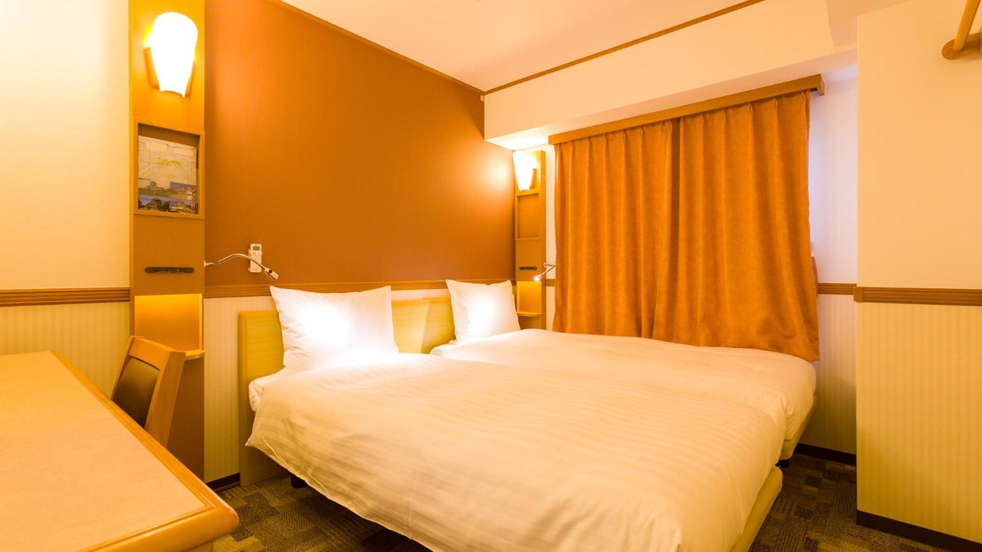 Toyoko Inn Yokohama Tsurumi Eki Higashi Guchi Rom bilde