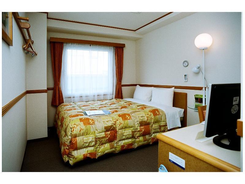 Toyoko Inn Yokohama Tsurumi Eki Higashi Guchi Eksteriør bilde